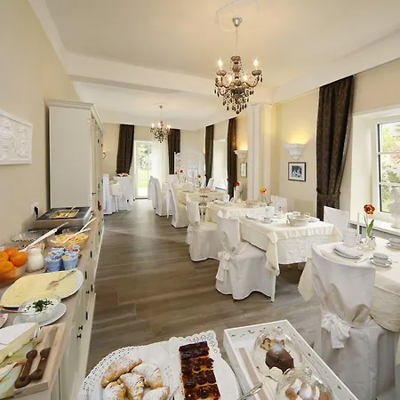 Garni Tyrol - Adults Only 3* メラーノ