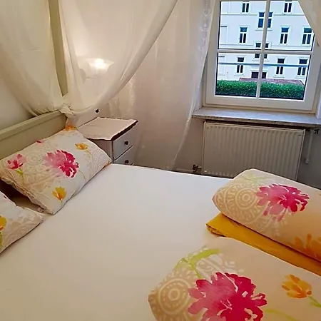 Готель Garni Tyrol - Adults Only Мерано